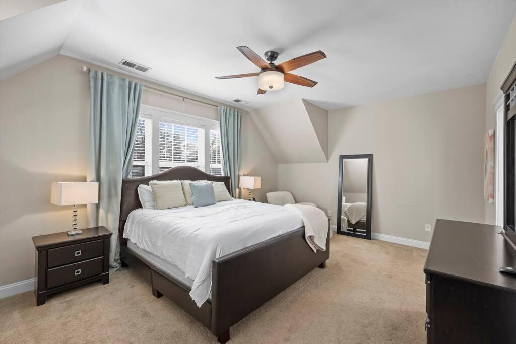 3br/3.5bath Uptown Aloft House. Сasa de vacaciones *