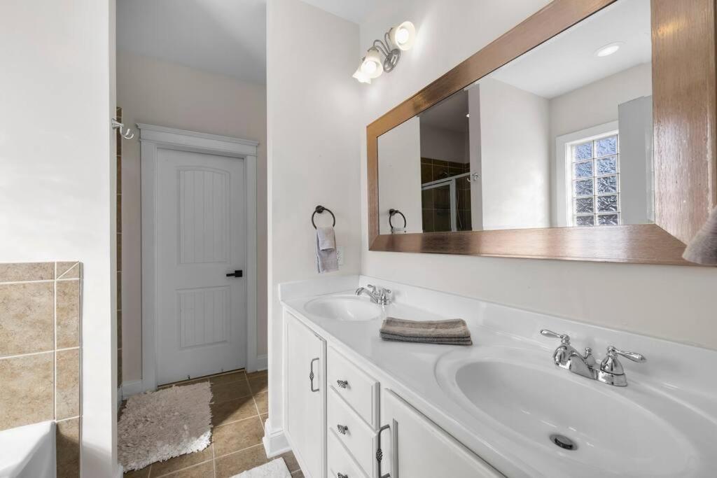 3br/3.5bath Uptown Aloft House. Сasa de vacaciones *