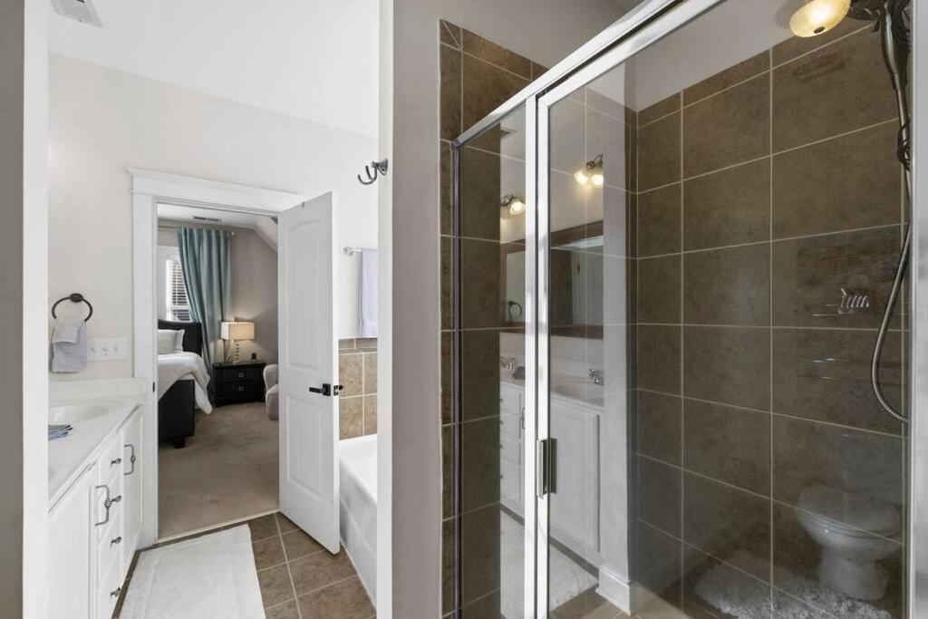 Сasa de vacaciones 3br/3.5bath Uptown Aloft House.